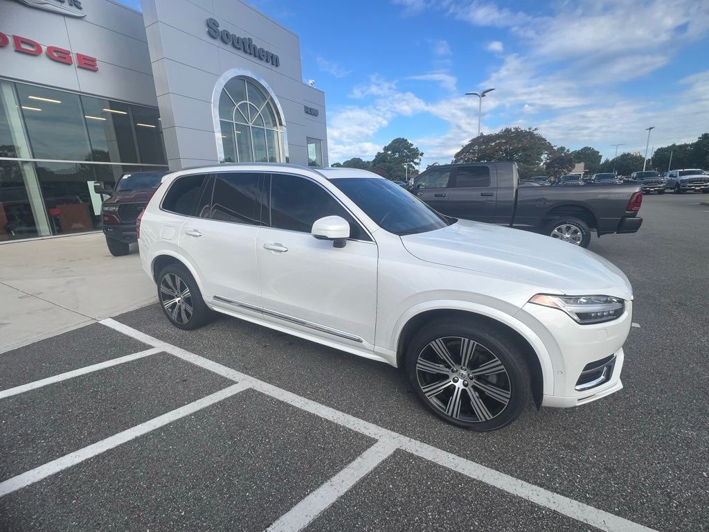 2022 Volvo XC90 T6 Inscription photo 2