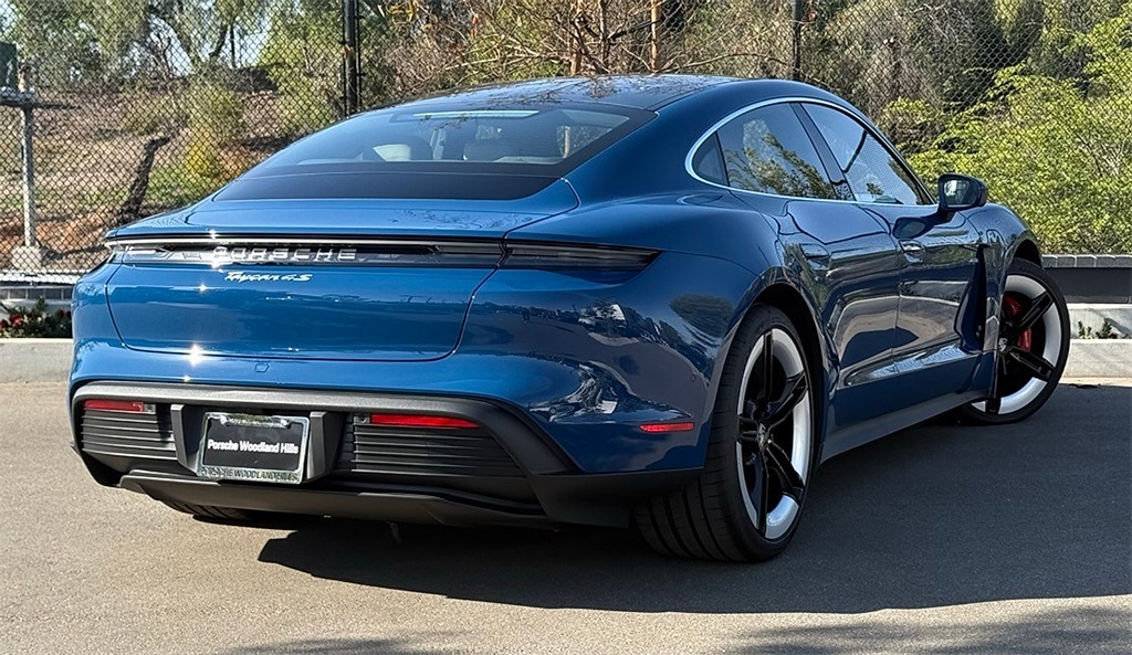 2025 Porsche Taycan 4S photo 6