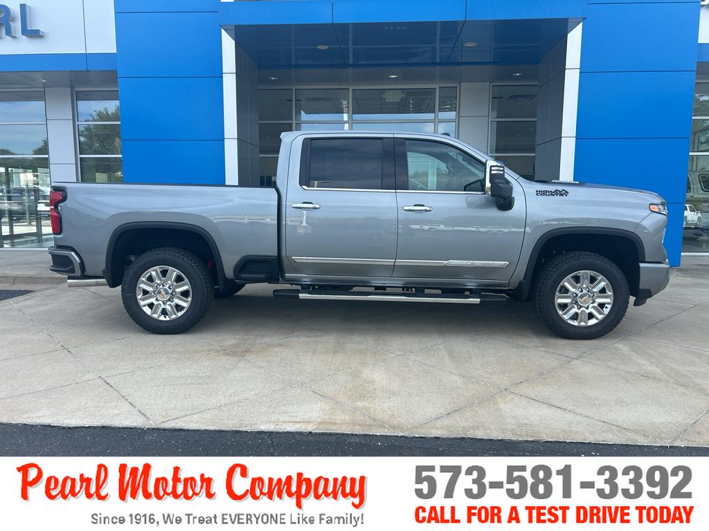 2025 Chevrolet Silverado 2500HD High Country photo 3