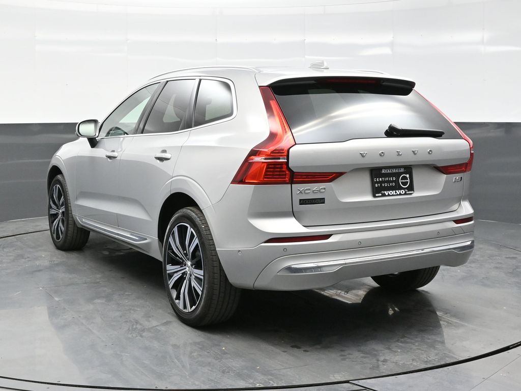 2023 Volvo XC60 B5 Plus photo 4