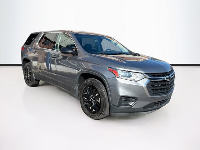 2018 Chevrolet Traverse LS photo 2