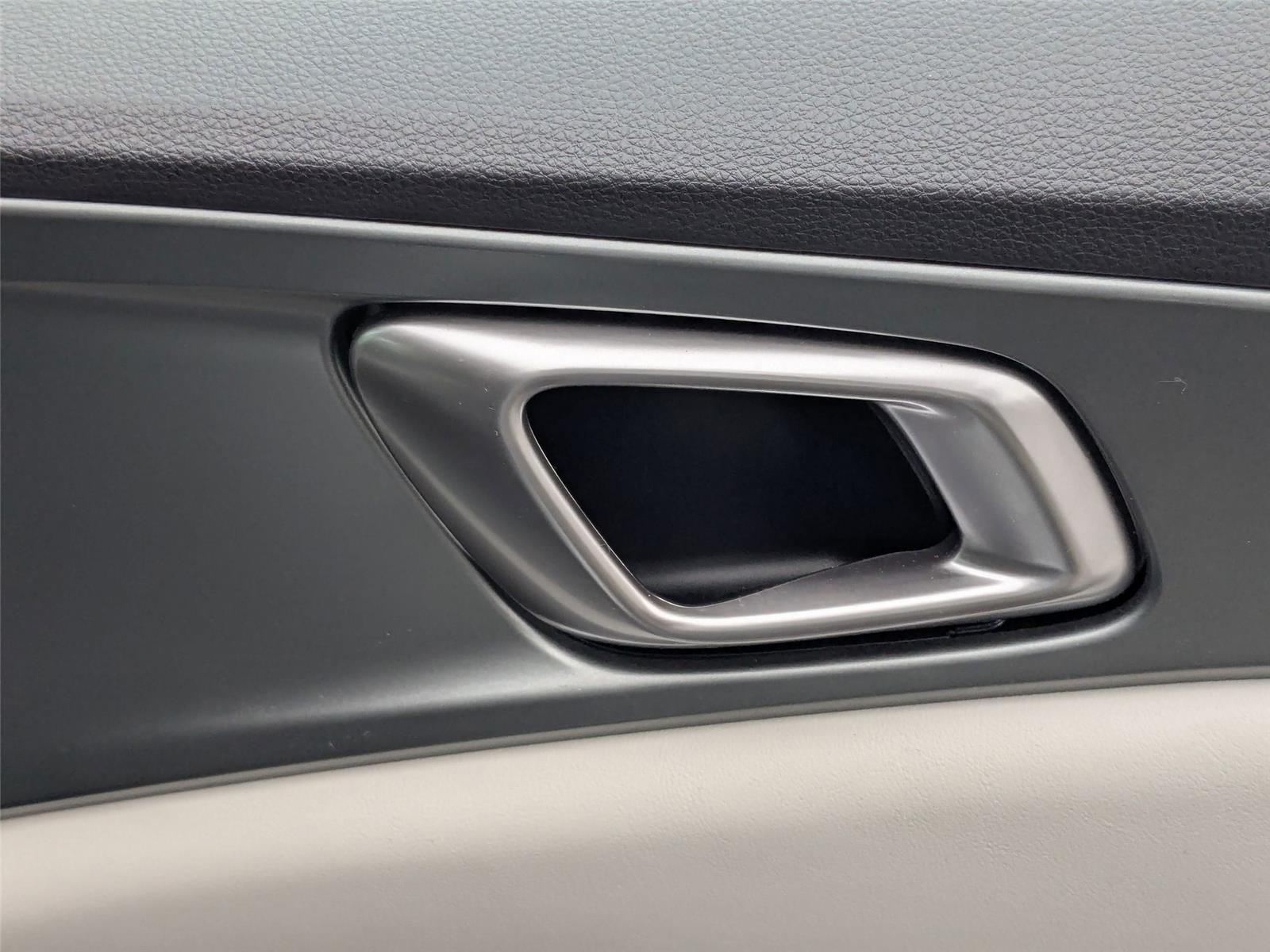 2022 Kia Carnival LX photo 32