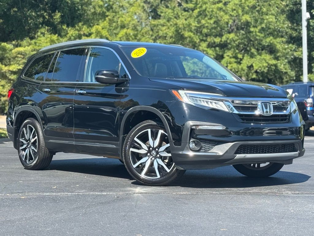 2019 Honda Pilot Touring photo 2