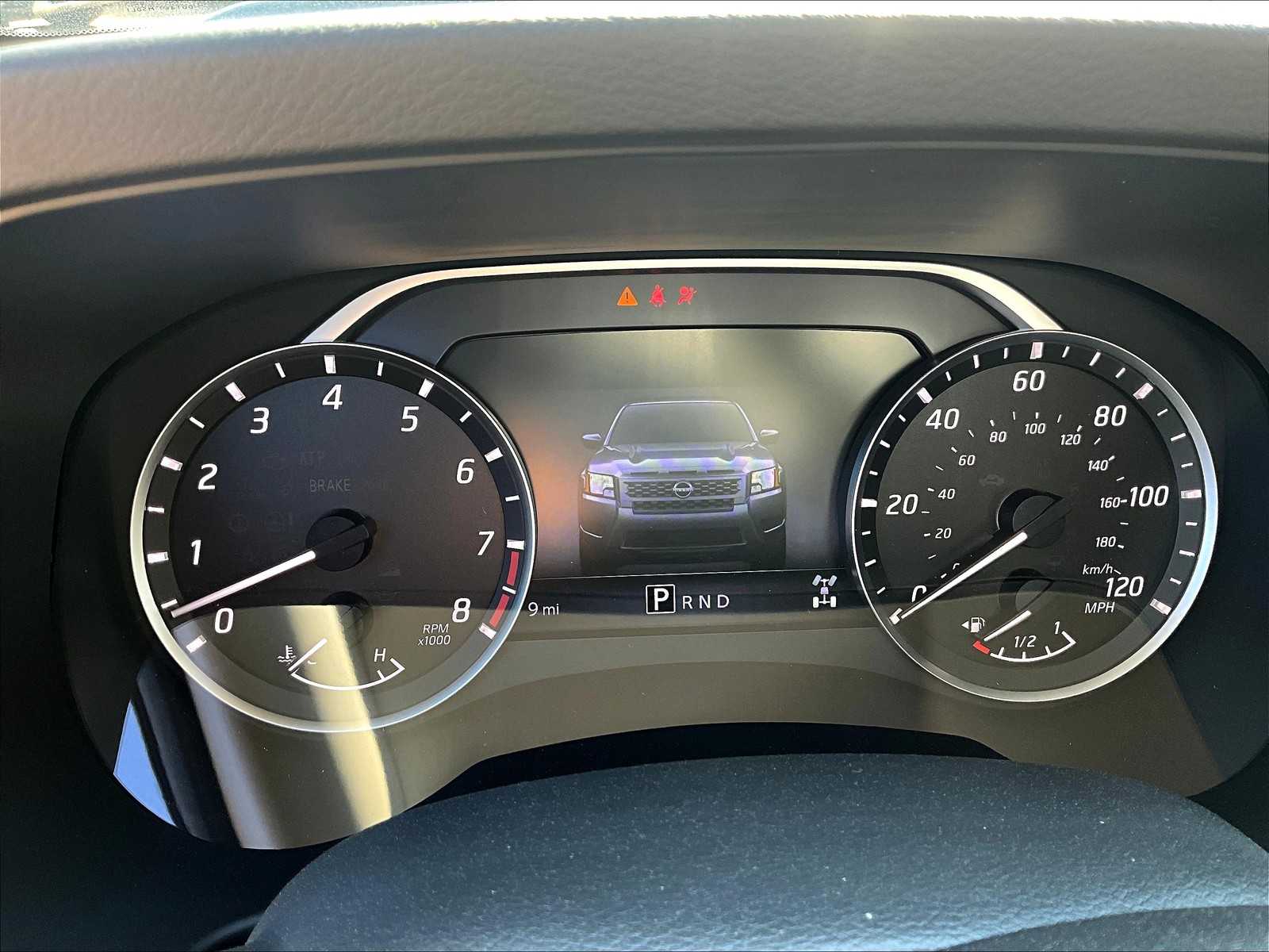 2025 Nissan Frontier SV photo 18