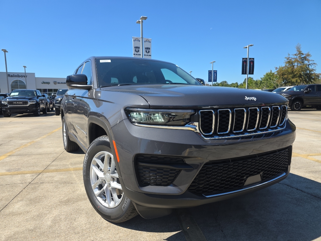 2025 Jeep Grand Cherokee Laredo's photo