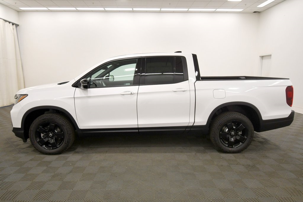2026 Honda Ridgeline Black Edition photo 3