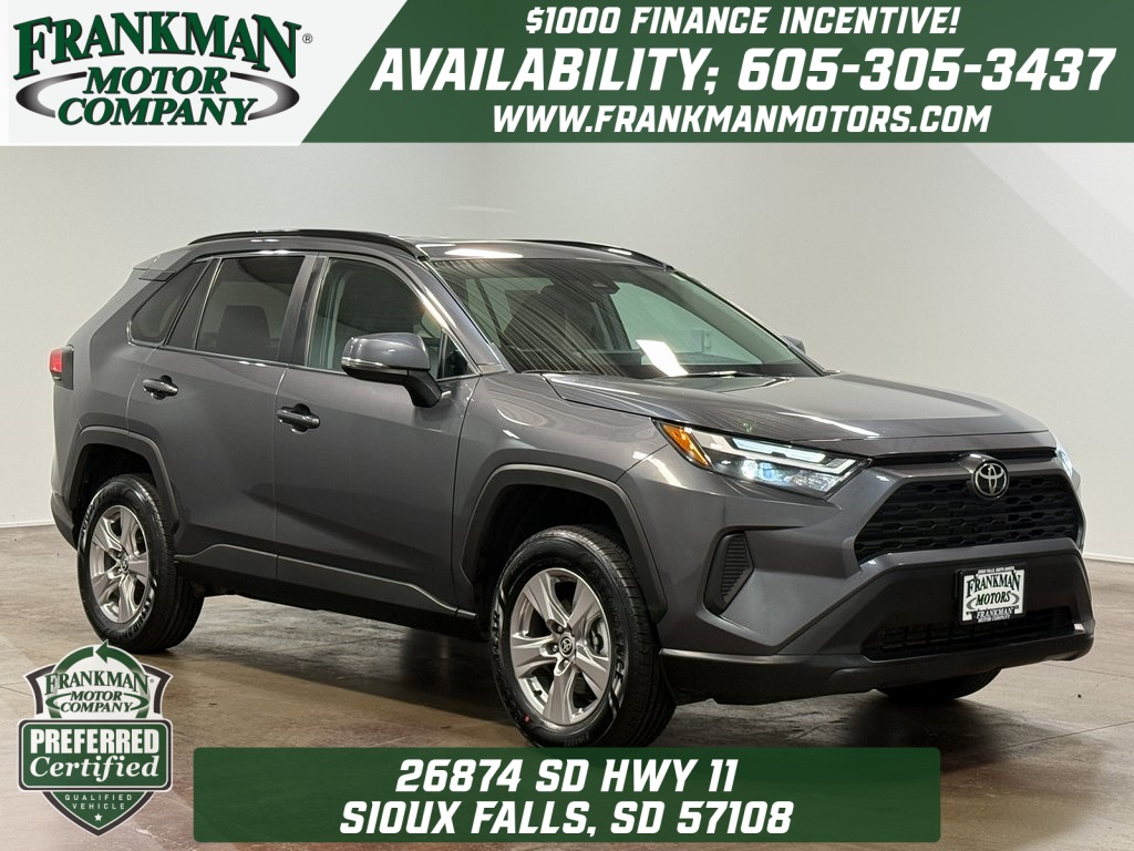 2022 Toyota RAV4 XLE's photo