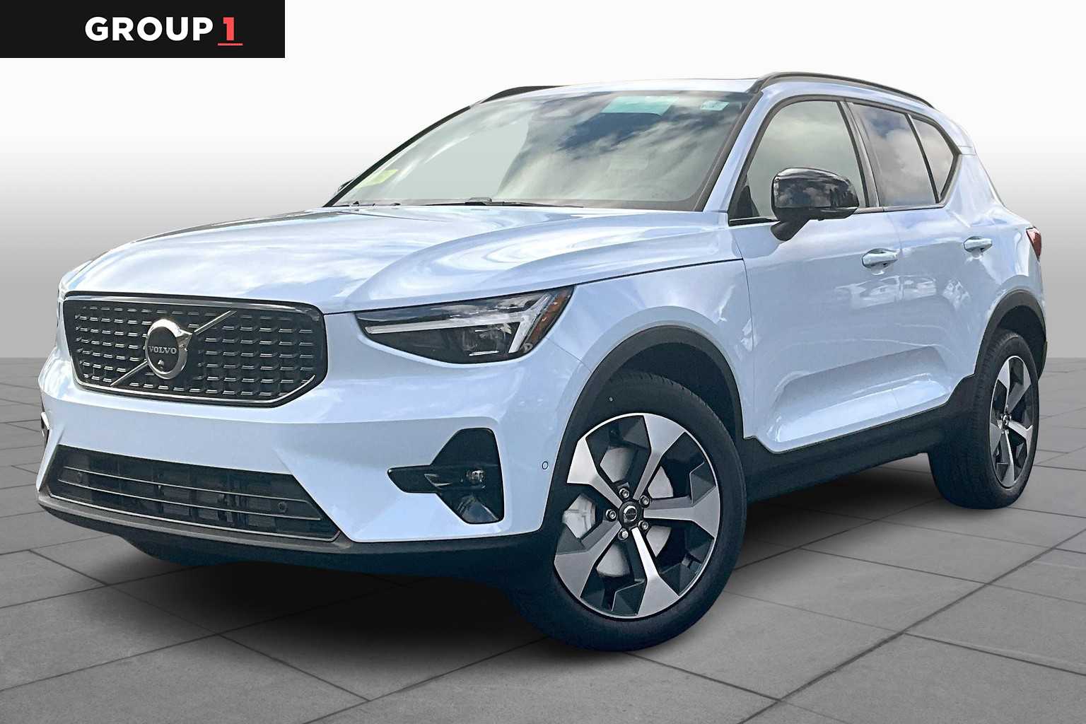 2026 Volvo XC40 Plus's photo