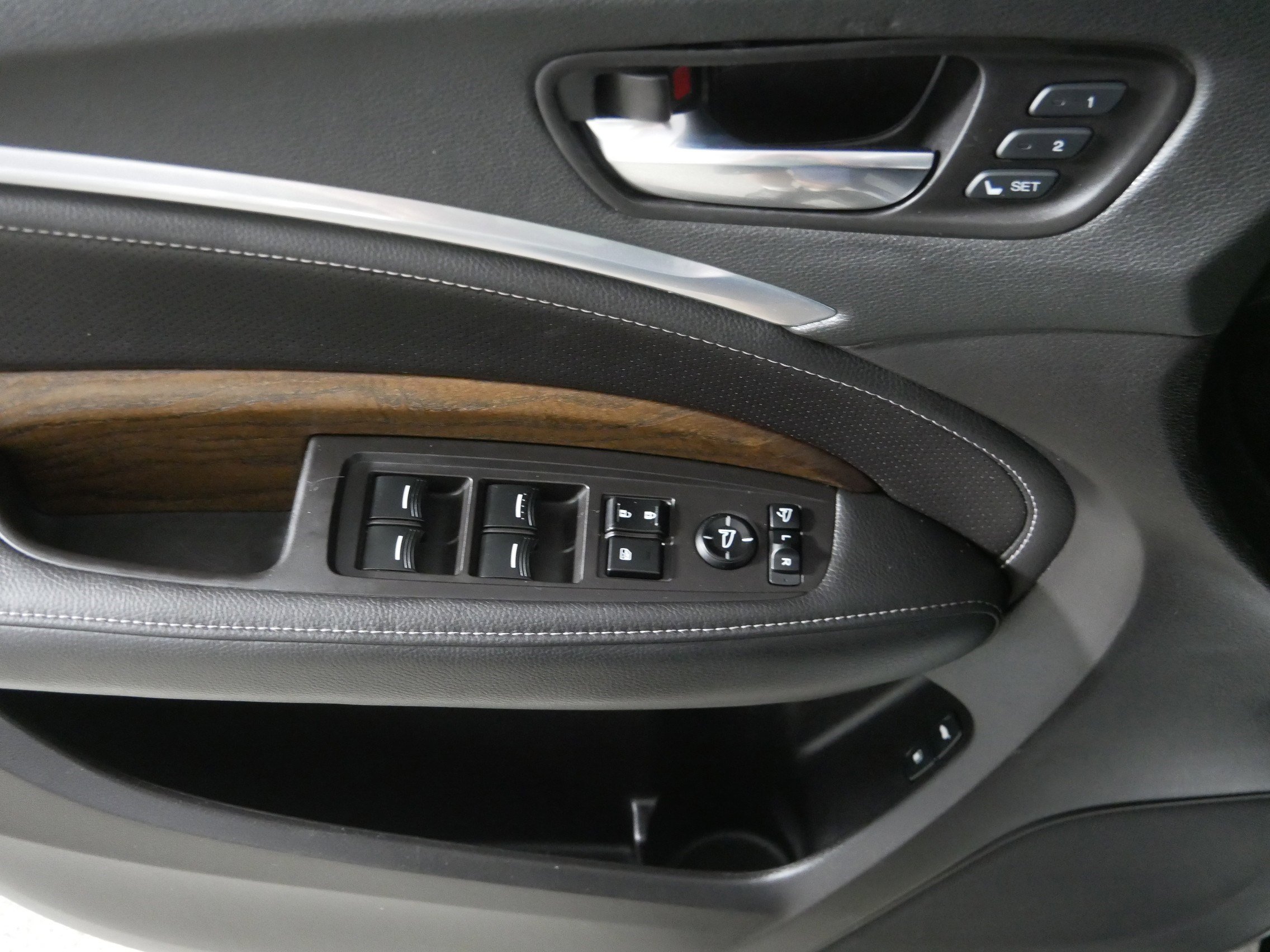 2020 Acura MDX SH-AWD Technology photo 18