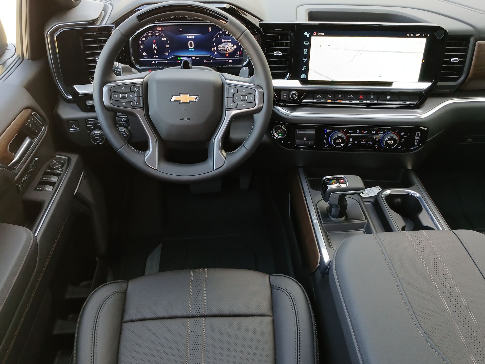 2025 Chevrolet Silverado High Country photo 12