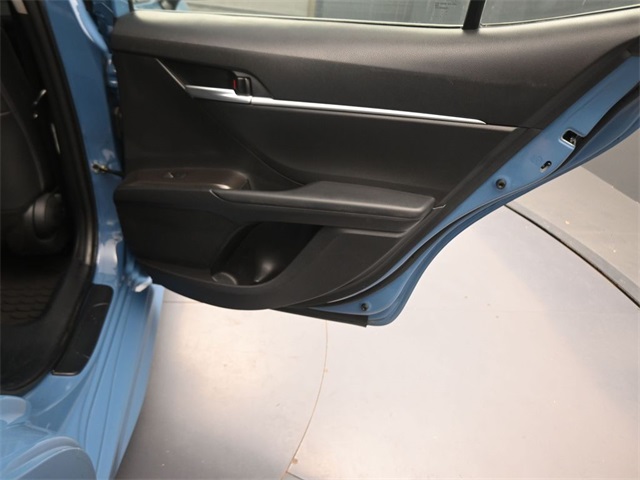 2023 Toyota Camry SE photo 13
