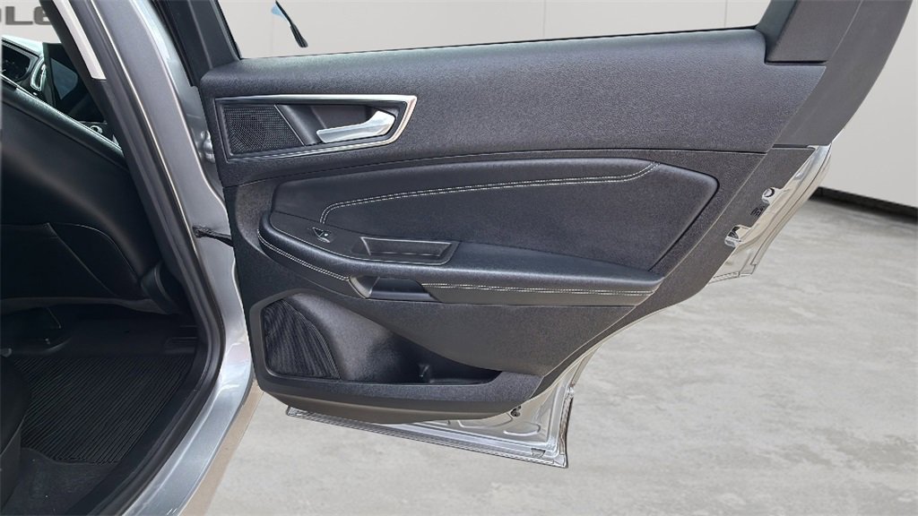 2022 Ford Edge Titanium photo 44