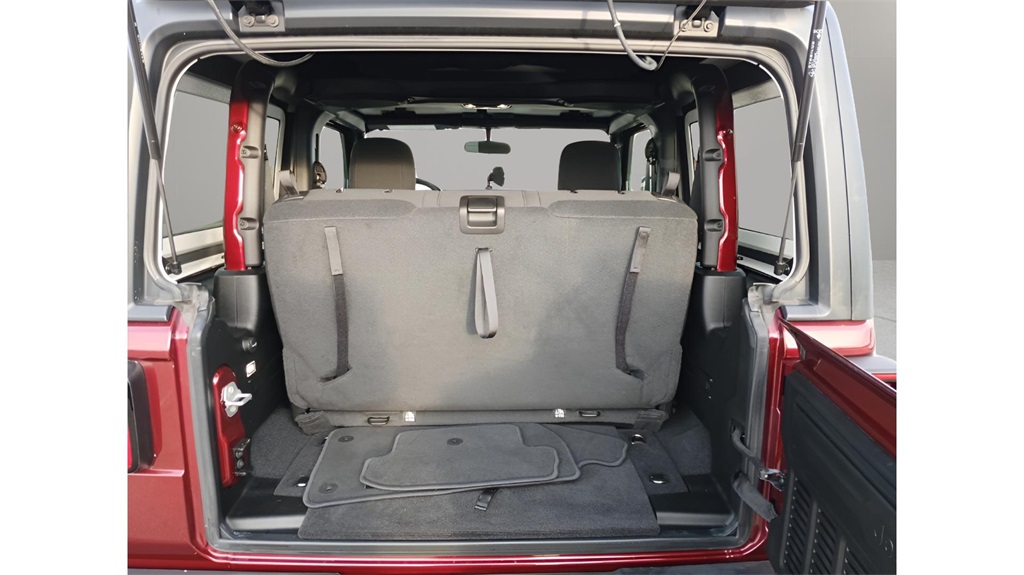 2021 Jeep Wrangler Sport S photo 22
