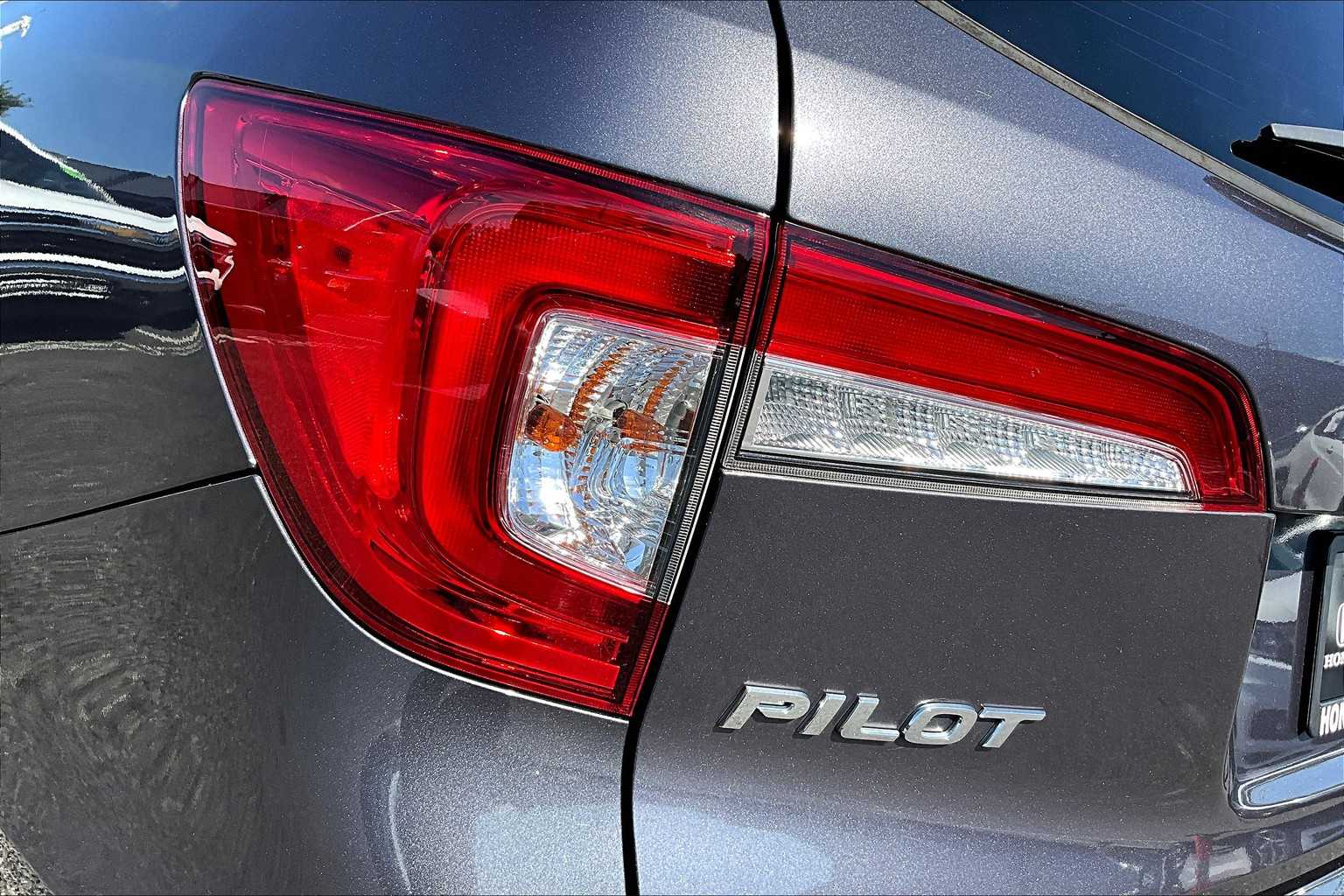 2021 Honda Pilot Touring photo 26