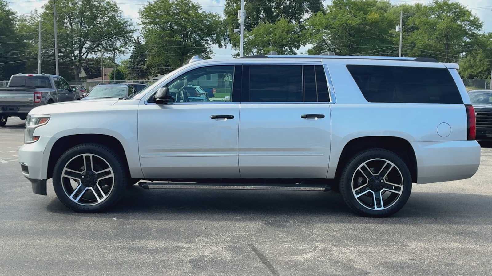 2020 Chevrolet Suburban Premier photo 5