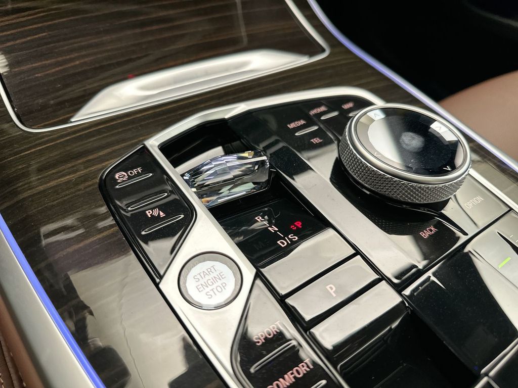 2025 Bmw X7 M60i photo 13