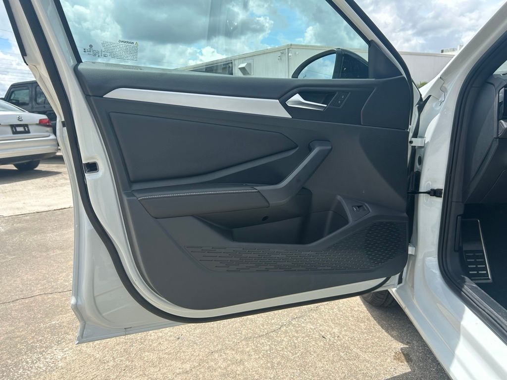 2025 Volkswagen Jetta 1.5T Sport photo 37