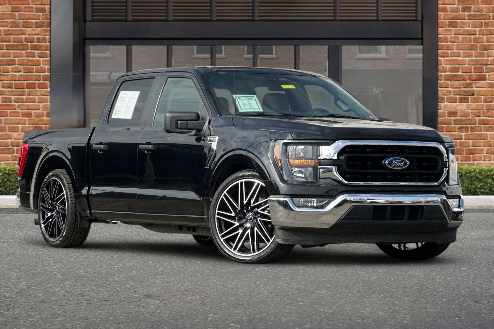 2023 Ford F-150 XLT photo 2