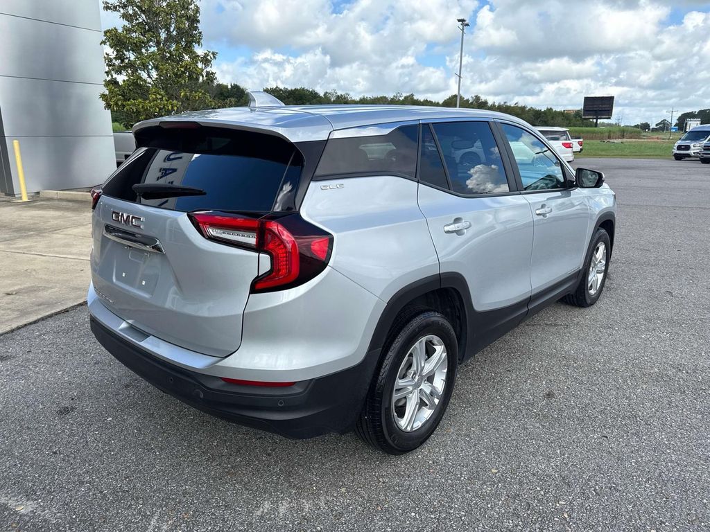 2022 Gmc Terrain SLE photo 4