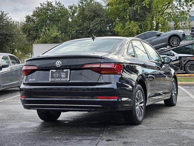 2019 Volkswagen Jetta SEL photo 4
