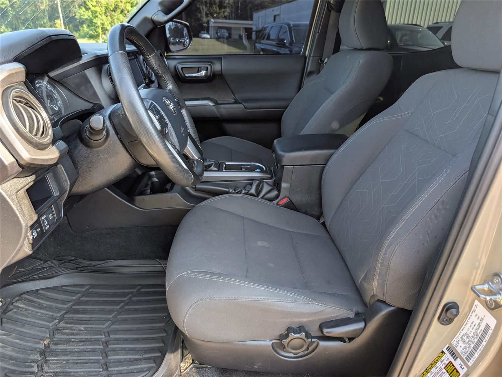 2019 Toyota Tacoma SR photo 11