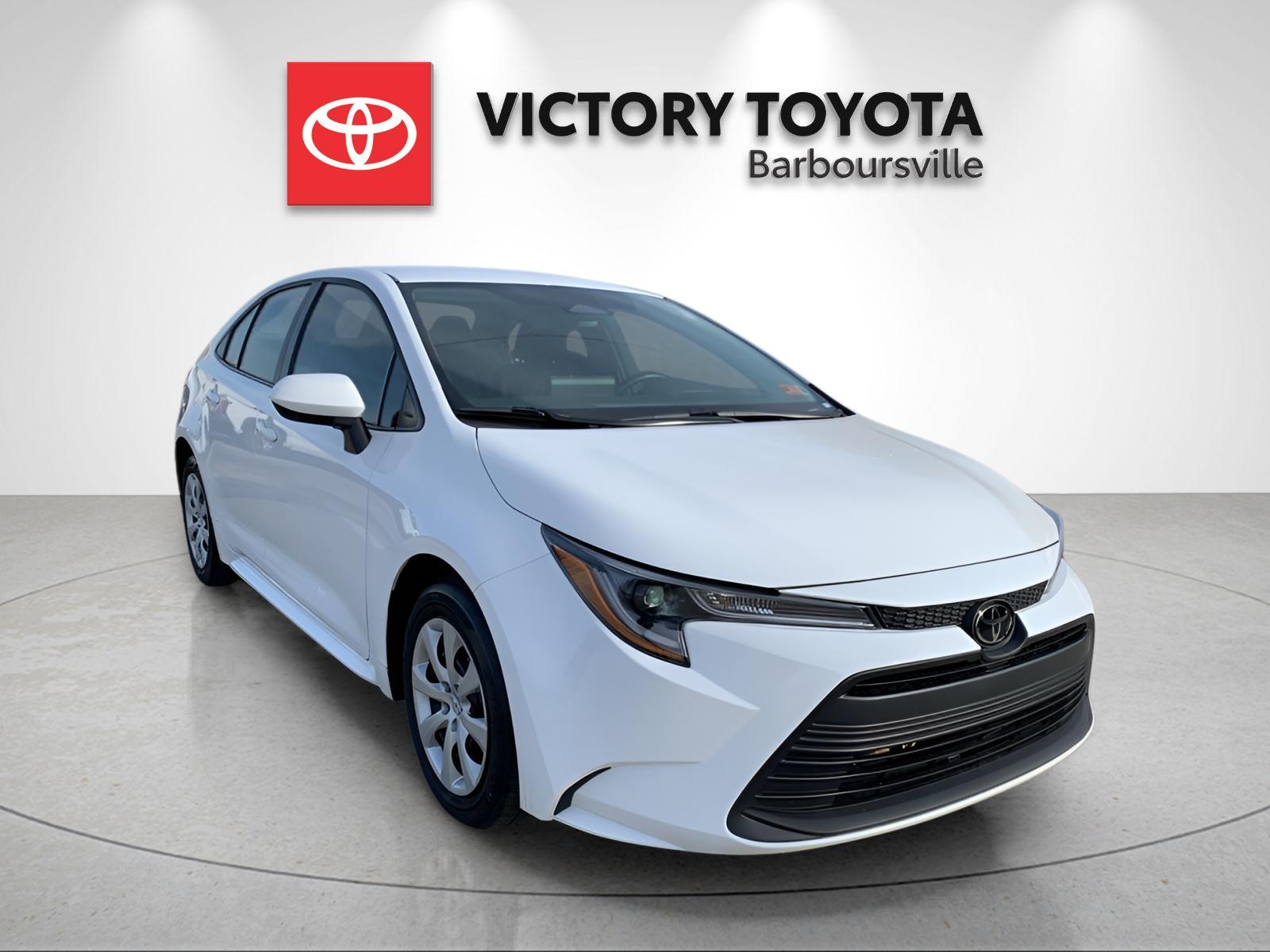 2024 Toyota Corolla LE's photo