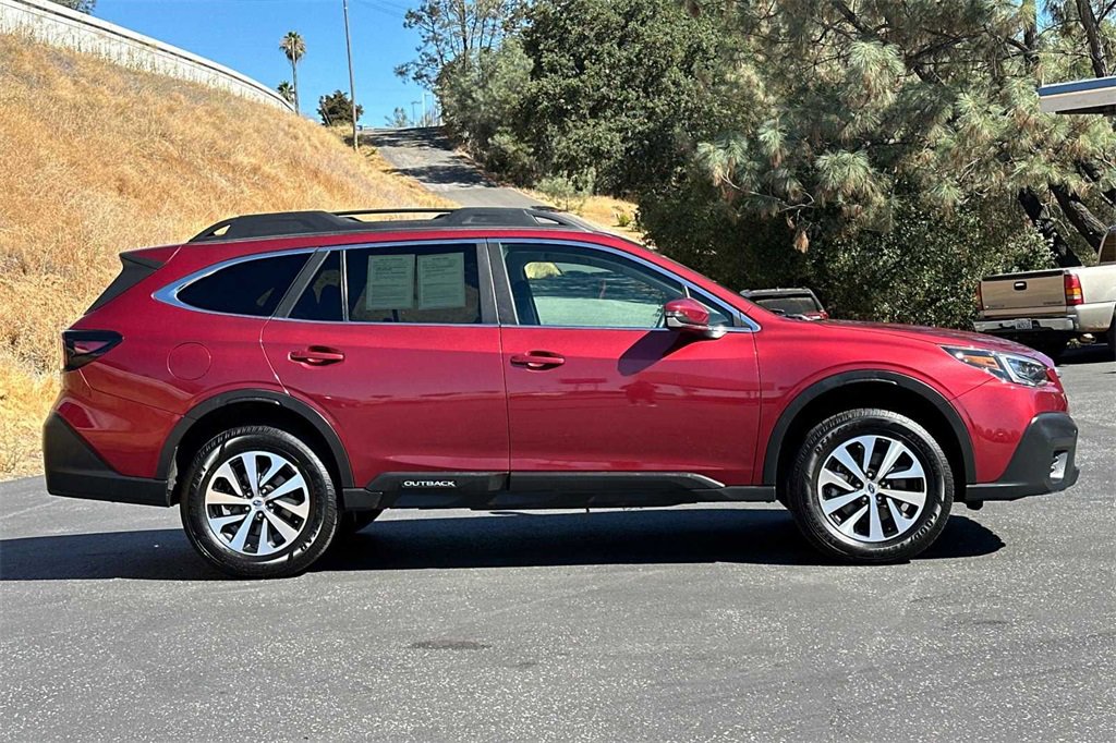 2022 Subaru Outback Premium photo 3