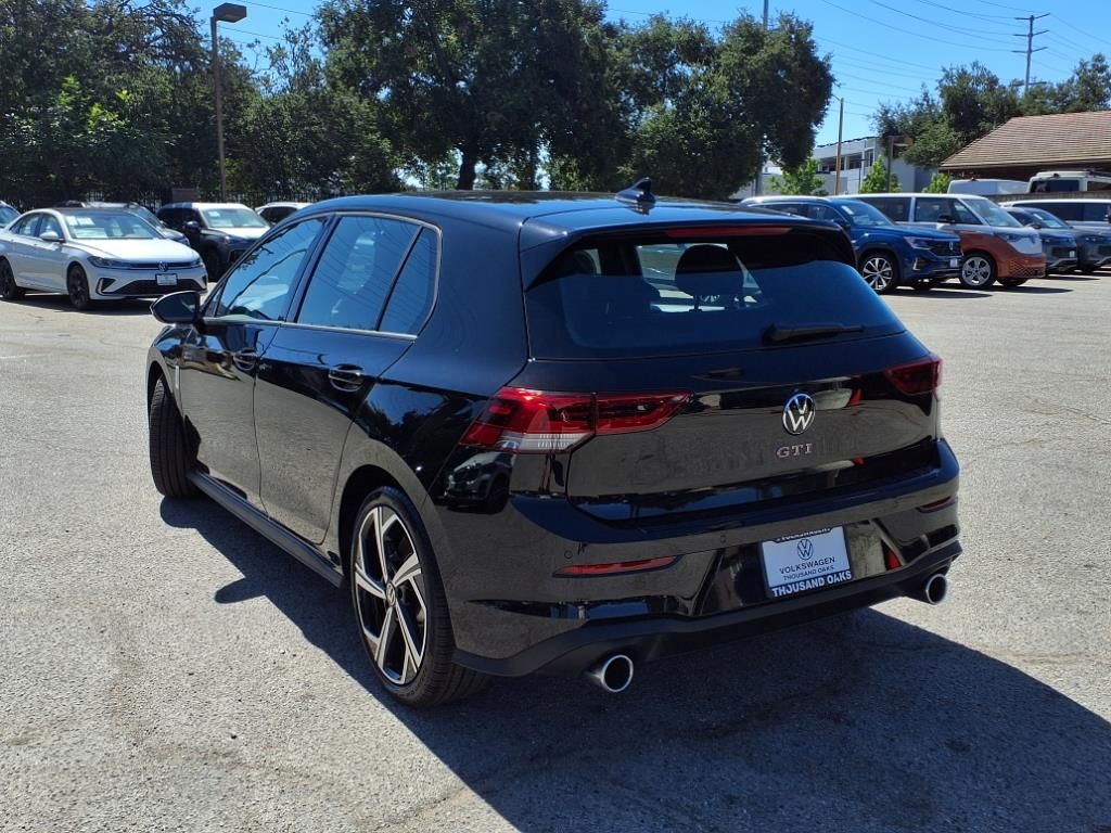 2025 Volkswagen Golf GTI SE photo 5