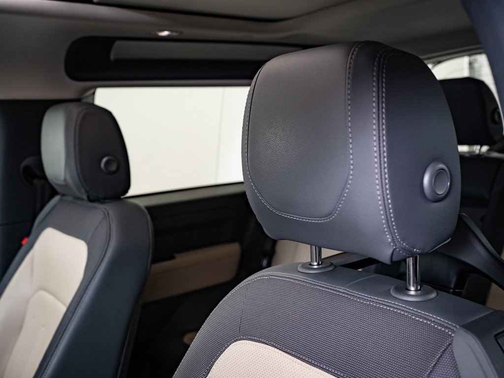 2022 Land Rover Defender 90 X-Dynamic S photo 19
