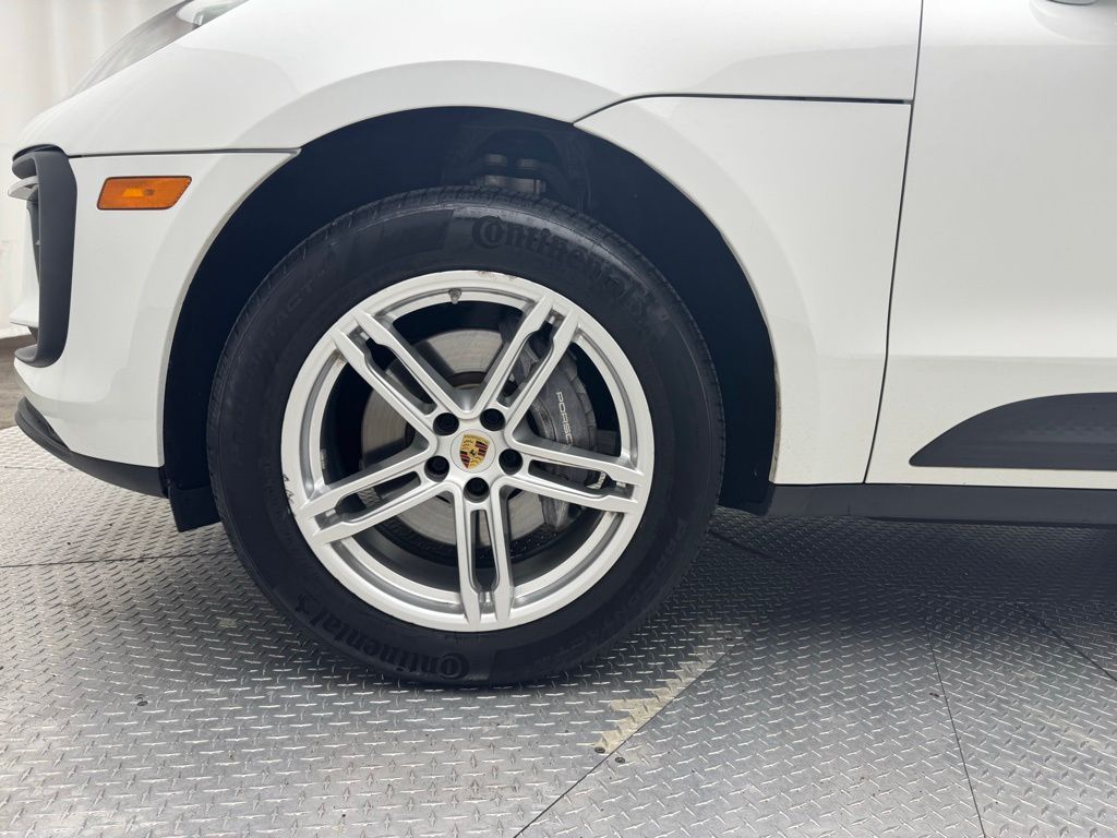2022 Porsche Macan Base photo 7