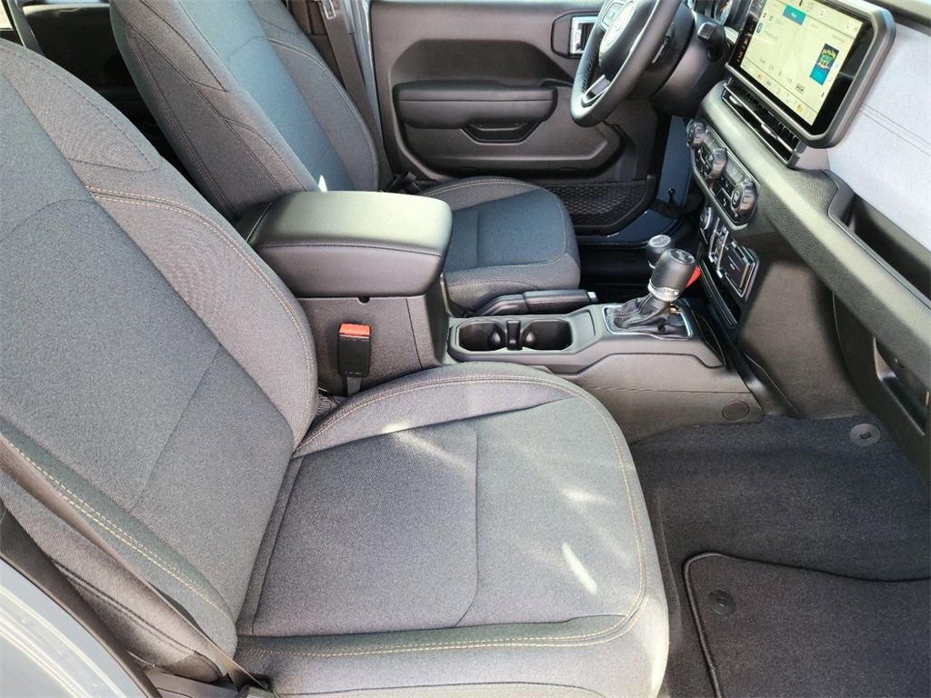 2025 Jeep Wrangler Sport S photo 14