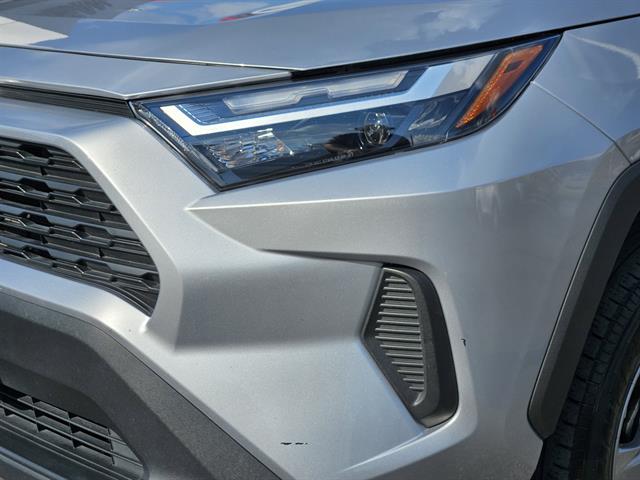2024 Toyota RAV4 XLE photo 5