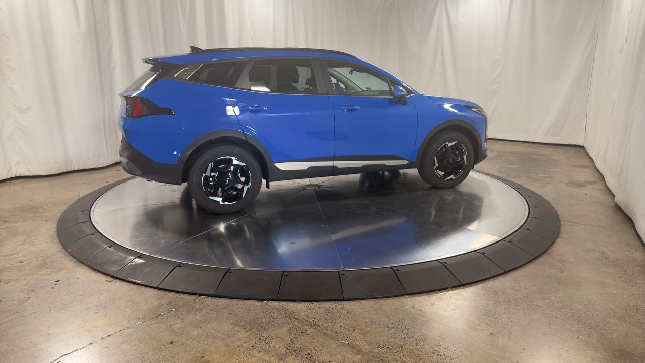 2026 Kia Sportage EX photo 2