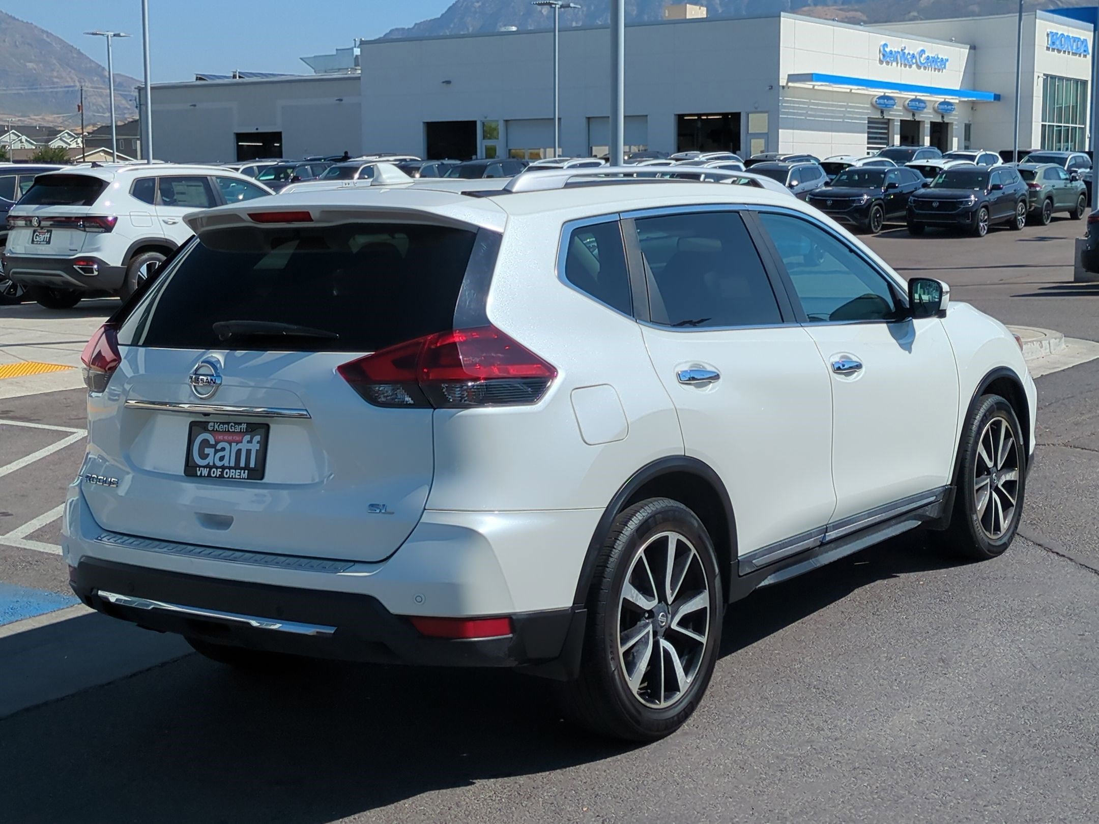 2020 Nissan Rogue SL photo 3