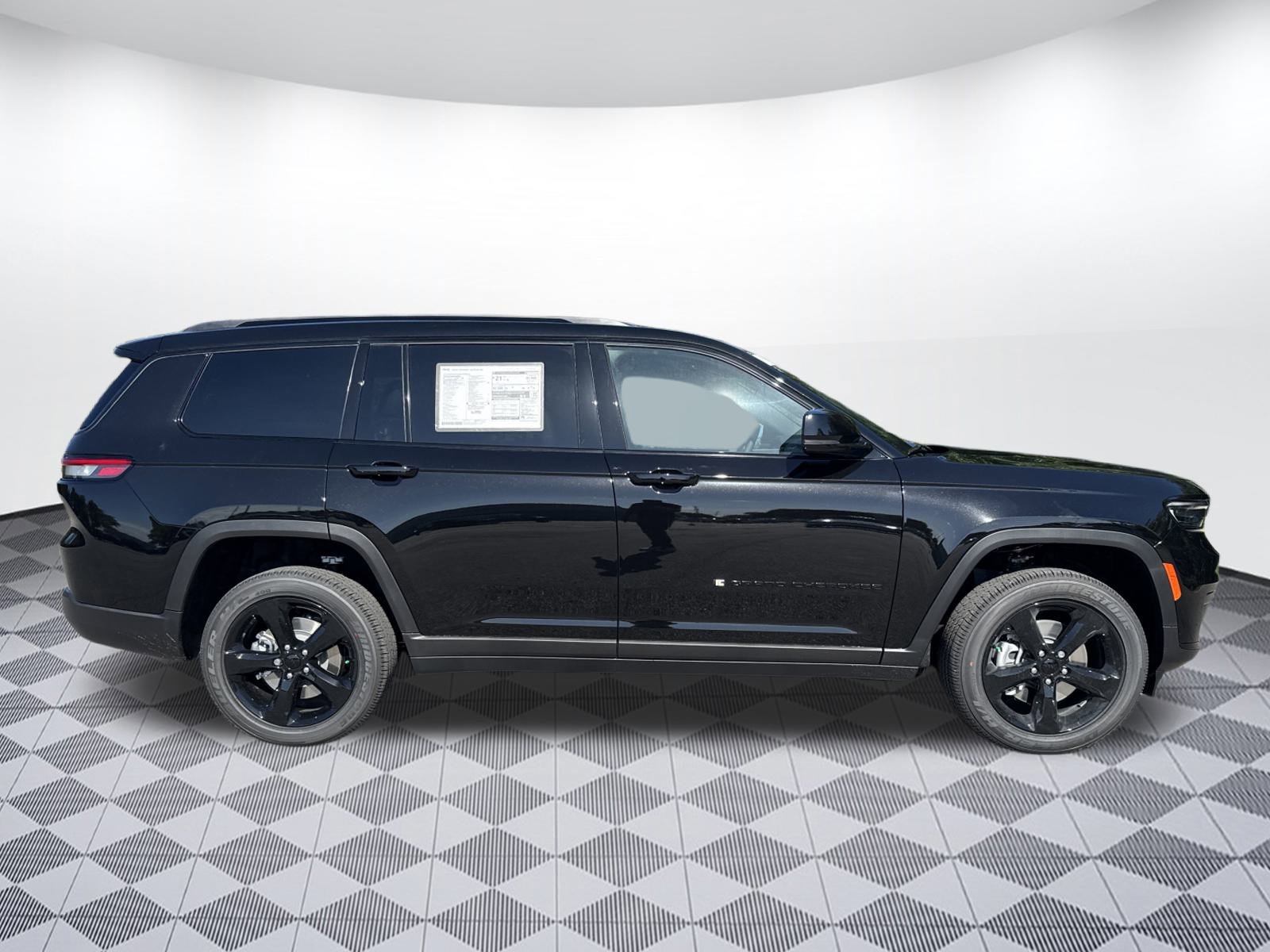2025 Jeep Grand Cherokee Altitude photo 2