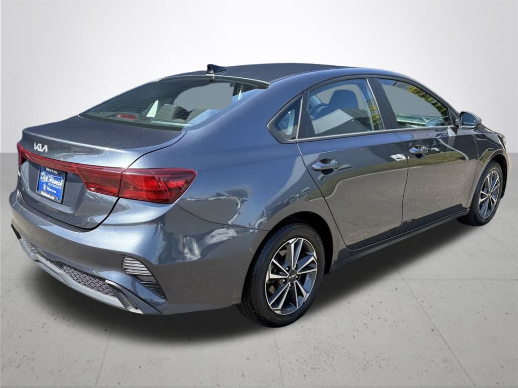 2023 Kia Forte LXS photo 5