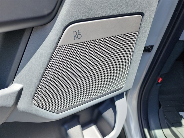 2025 Ford F-150 Lightning photo 16