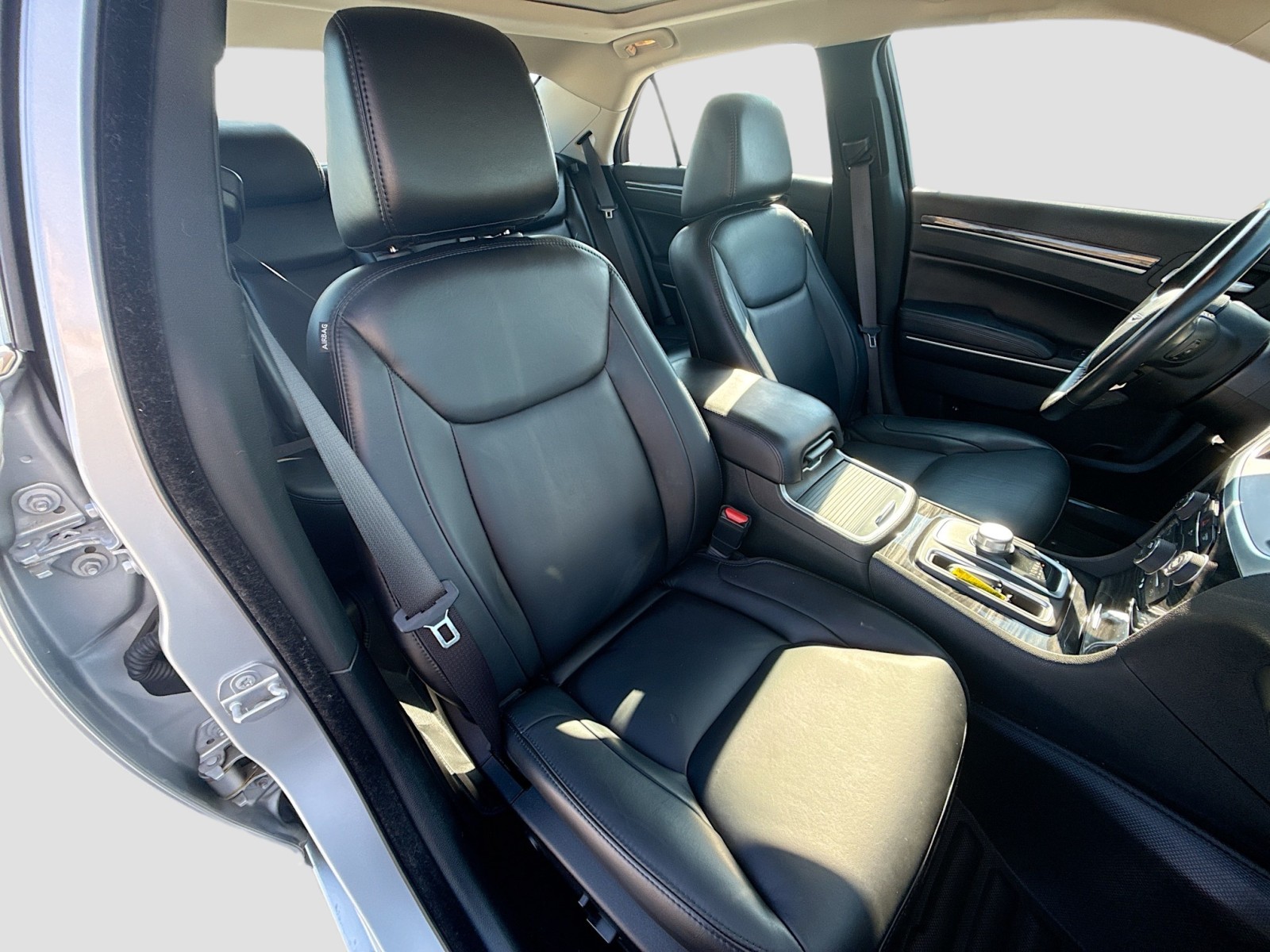 2019 Chrysler 300 Touring photo 31