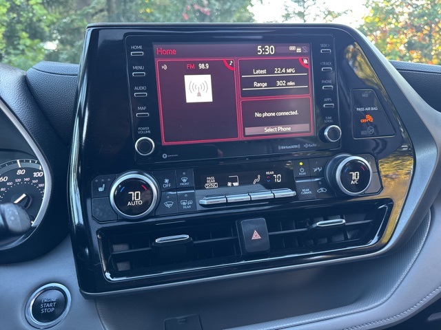 2020 Toyota Highlander XLE photo 28