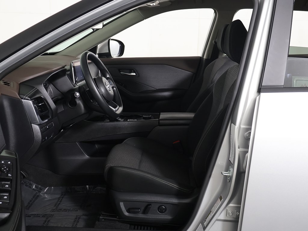2023 Nissan Rogue SV photo 19