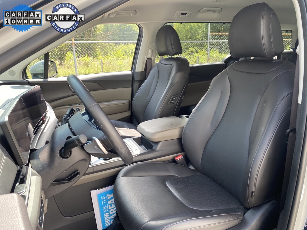 2025 Kia Carnival EX photo 24