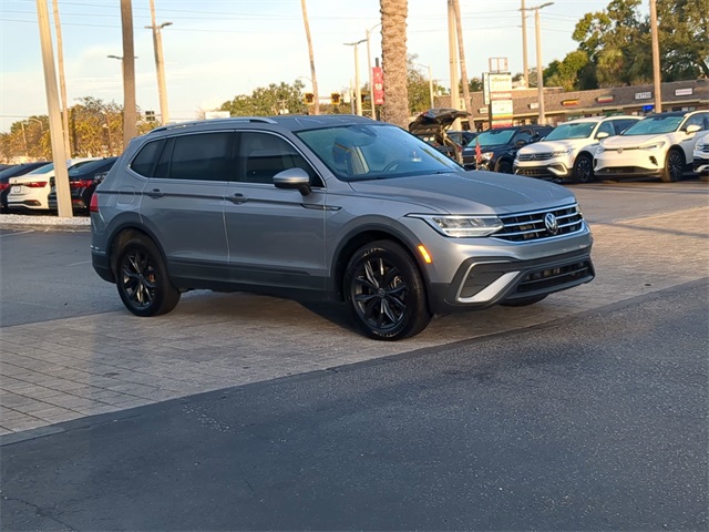 2023 Volkswagen Tiguan SE photo 2