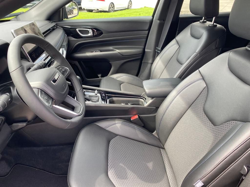 2025 Jeep Compass Latitude photo 9