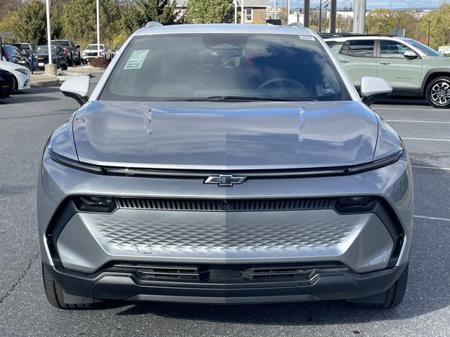 2026 Chevrolet Equinox EV 1LT photo 2