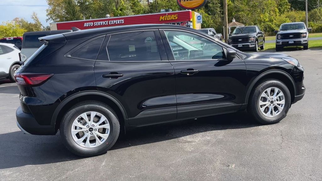 2025 Ford Escape Active photo 4