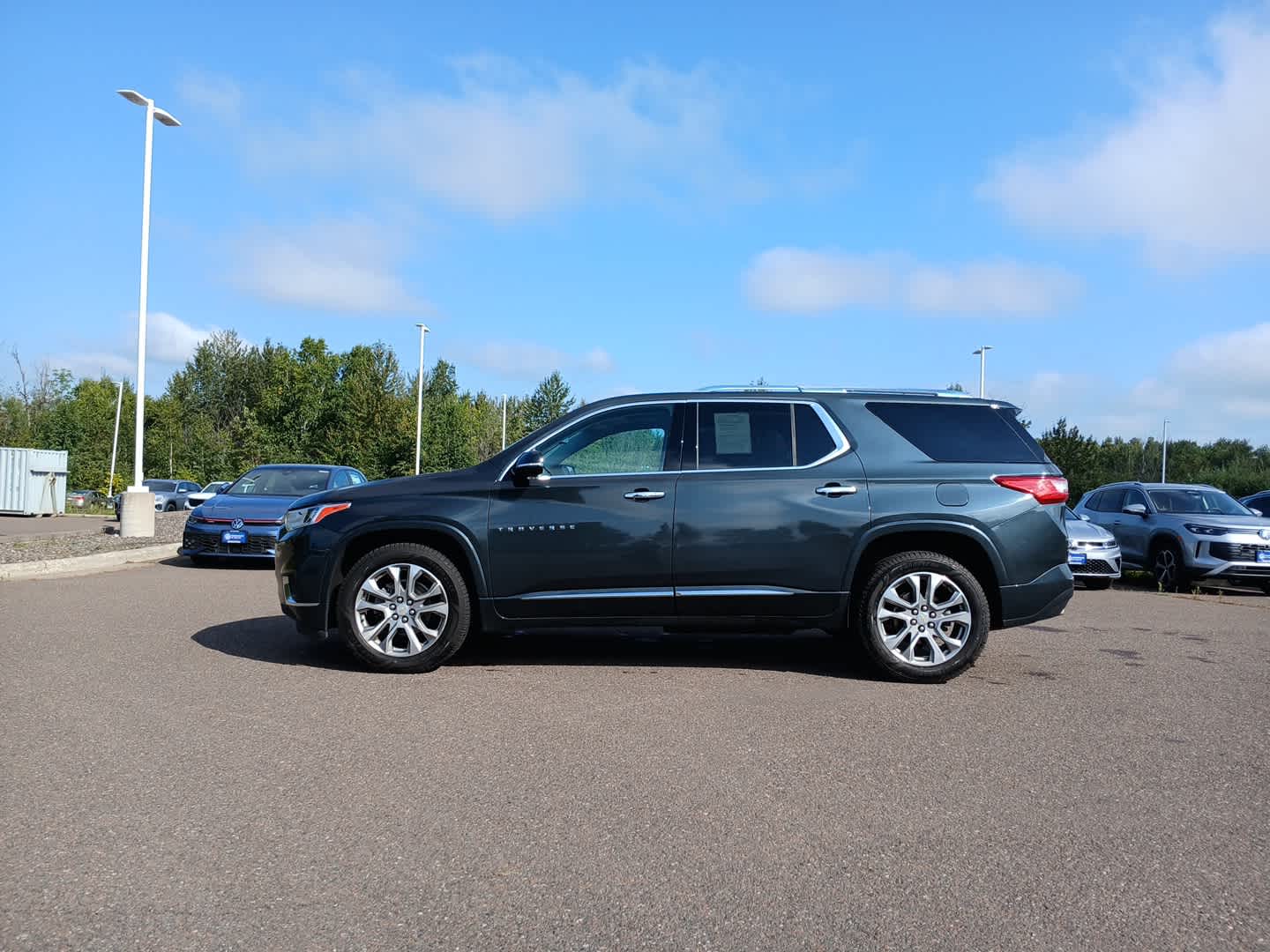 Used 2020 Chevrolet Traverse Premier with VIN 1GNEVKKW8LJ275044 for sale in Hermantown, Minnesota