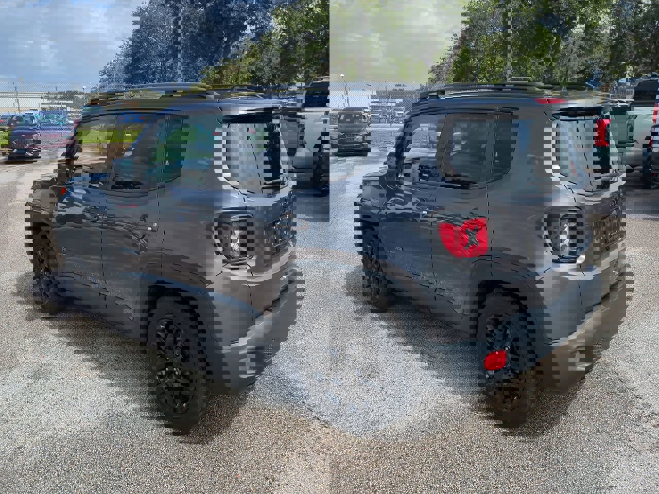 2018 Jeep Renegade Latitude North Edition photo 5