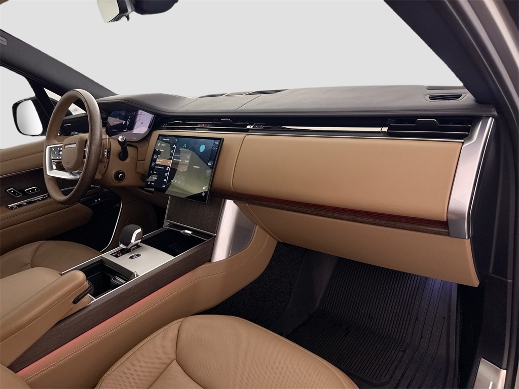 2025 Land Rover Range Rover SE photo 30