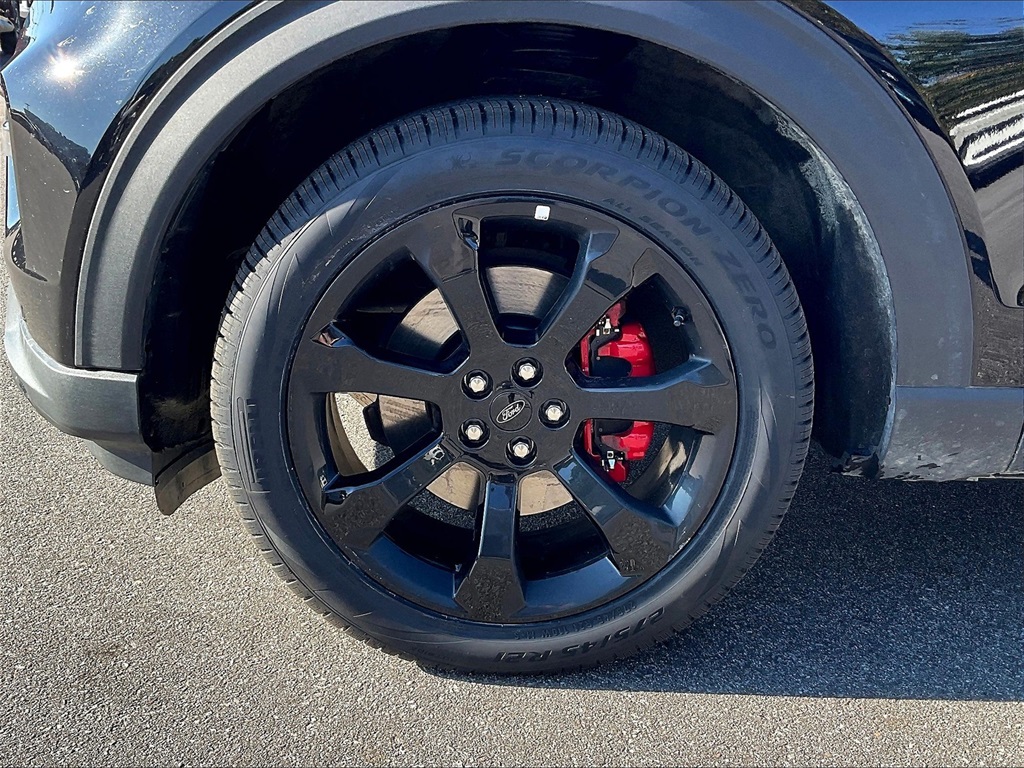 2023 Ford Explorer ST photo 4
