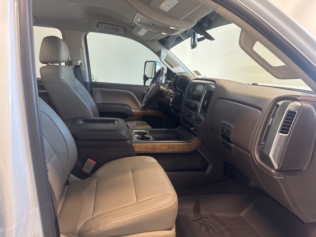 2018 Chevrolet Silverado 3500HD LTZ photo 35